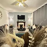 Beautiful Three Bedroom Family Apartment