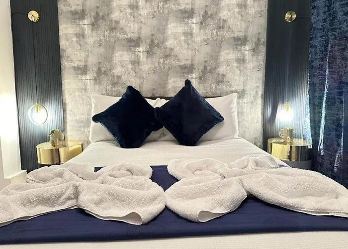 Beautiful Three Bedroom Family Apartment